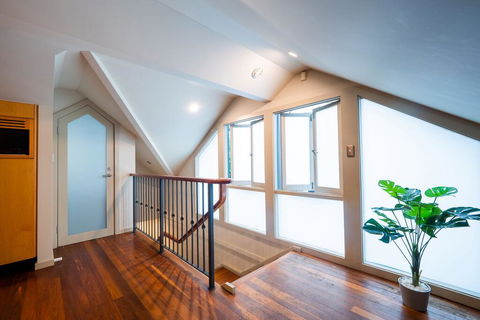 Quiet Private Studio In Strathfield With Kitchenette And Private Bathroom 3min To Station Sleeps 6 - Hotels Melbourne 3