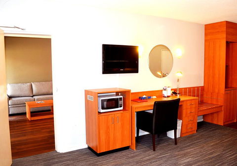 Ramada Hotel & Suites By Wyndham Cabramatta - Hotels Melbourne 3