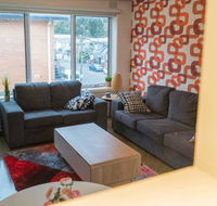 Rare  Spacious Apt W/ City Views Close to CBD/MCG Free Wi-Fi  Carpark  Netflix - Hotels Melbourne