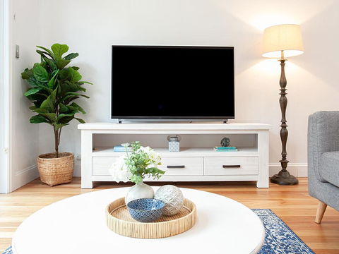 RIPPLES-hosted By:L'Abode Accommodation - Hotels Melbourne 3