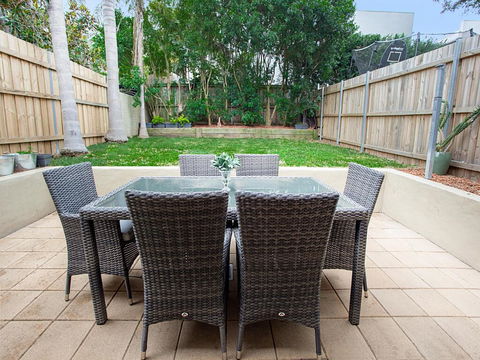 RIPPLES-hosted By:L'Abode Accommodation - Hotels Melbourne 1