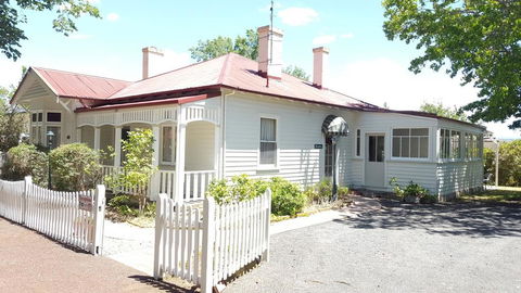Ross B&B Accommodation - Hotels Melbourne 0