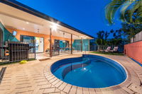 Book Hideaway Bay Accommodation Vacations Hotels Melbourne Hotels Melbourne