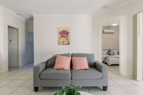 Secure 2 Bed Unit In Gray - Close Palmerston City - Hotels Melbourne 3