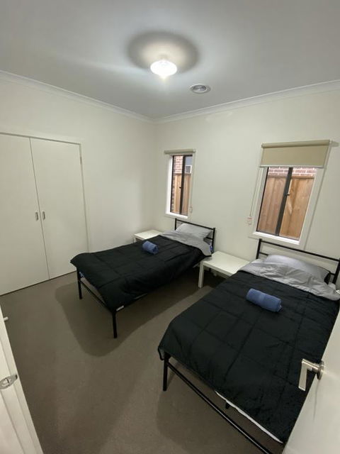 Serenity 13 - Hotels Melbourne 0