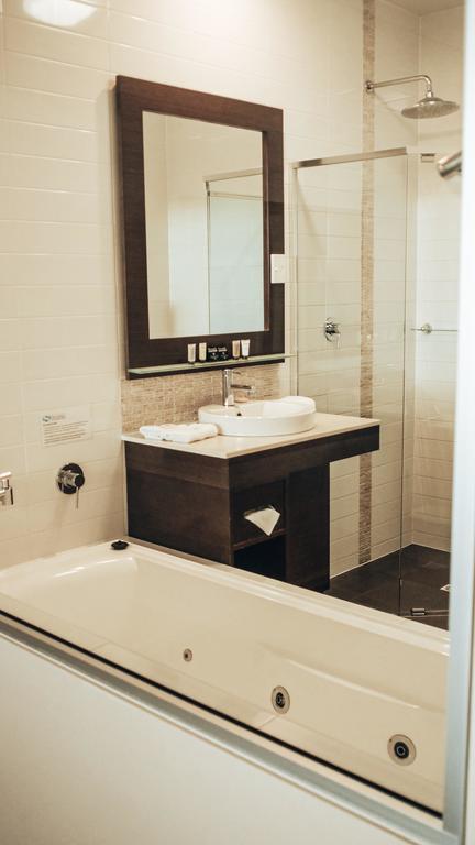 Sfera's Park Suites & Convention Centre - Hotels Melbourne 3