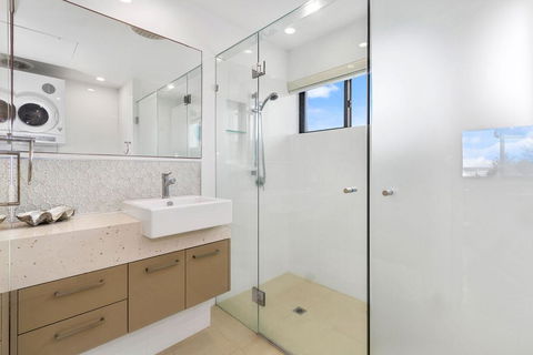 Shoreline Nine Penthouse With Ocean Views - Hotels Melbourne 2