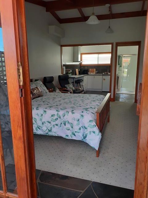 Sleepy Hollow Hideout (Hidout 2) - Hotels Melbourne 3