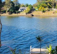 Spacious 2 Bedroom Beach Side Apartment - Close to shopping Centre with Coles Health Food Shop Sushi Pizza Cafes Hairdresse - Hotels Melbourne