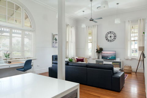 Spacious 2-bed, 2-bath Home With Parking And Balcony - Hotels Melbourne 0
