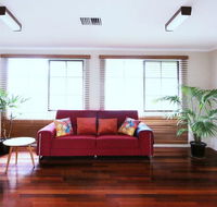 Spacious and cozy home next to Glen Waverley - Hotels Melbourne