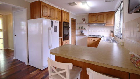 Spacious And Cozy Home Next To Glen Waverley - Hotels Melbourne 3