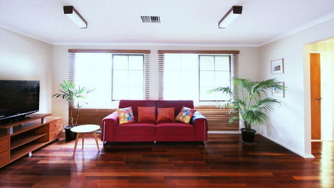 Spacious And Cozy Home Next To Glen Waverley - Hotels Melbourne 0