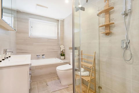 Spacious Renovated Apartment In Quiet Area - Hotels Melbourne 3