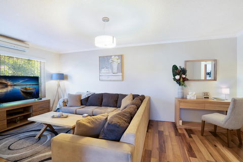Spacious Renovated Apartment In Quiet Area - Hotels Melbourne 0