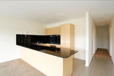 Spectacular River Views In Fabulous Footscray. - Hotels Melbourne 3
