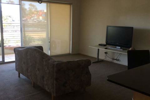Spectacular River Views In Fabulous Footscray. - Hotels Melbourne 2