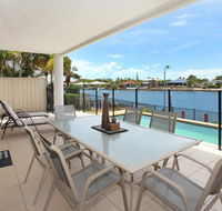 St Lucia 11 - 4 BDRM Canal Home with Pool - Hotels Melbourne