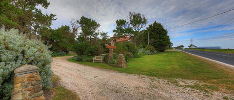 Stanley Lakeside Spa Cabins - Hotels Melbourne 0