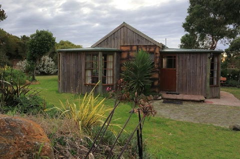 Stanley Lakeside Spa Cabins - Hotels Melbourne 2