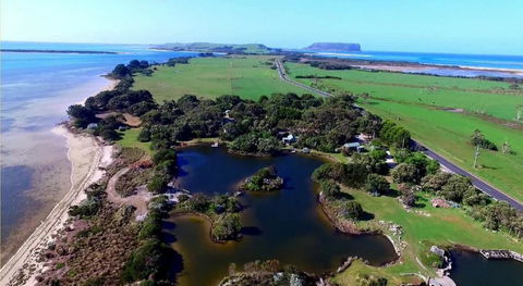 Stanley Lakeside Spa Cabins - Hotels Melbourne 1