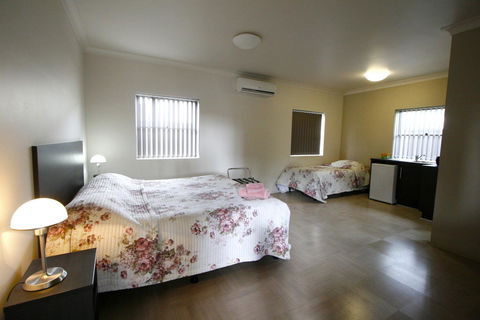 Station Hotel Motel Kurri - Hotels Melbourne 2