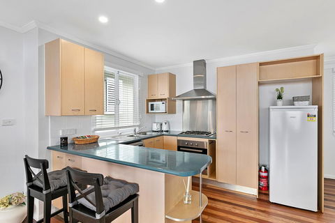 Stunning Family Escape On The Point With Bay Views - Hotels Melbourne 1