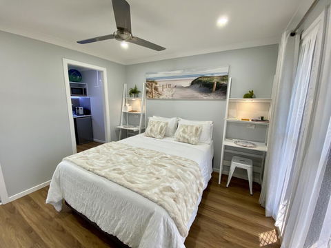 STYLISH UNIT - CLOSE TO DREAMWORLD - Hotels Melbourne 1