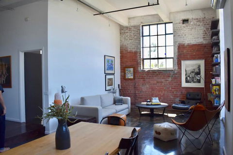 Stylish Warehouse Conversion In The Heart Of Fitzroy - Hotels Melbourne 0
