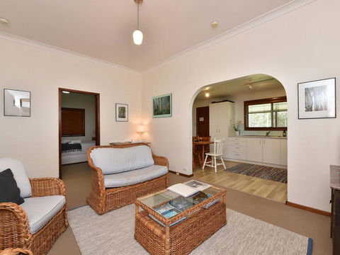 Summerfield Cottage - Hunter Valley, Renovated House In Central North Rothbury - Hotels Melbourne 3