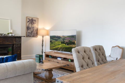 Sunny Apartment With Private Parking - Hotels Melbourne 1