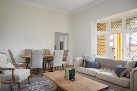 Sunny Apartment With Private Parking - Hotels Melbourne 0
