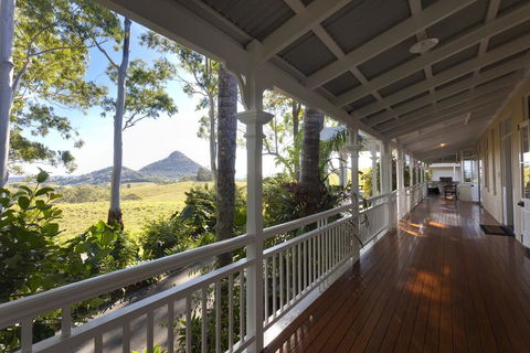 Sunrise At Sanquar, Noosa Hinterland - Hotels Melbourne 3