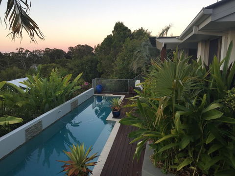 Sunshine Coast Tropical Getaway - Hotels Melbourne 1