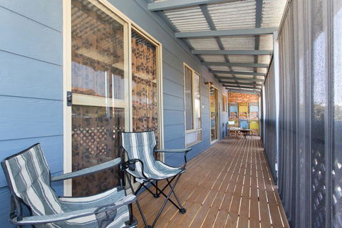Surf And Sunsets, Beach Holiday Home Mandurah - Hotels Melbourne 0