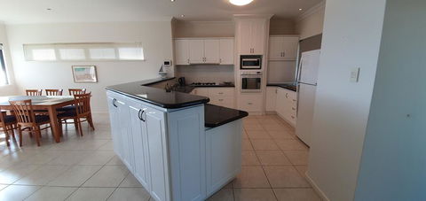 The Beach House - Port Bouvard - Hotels Melbourne 1