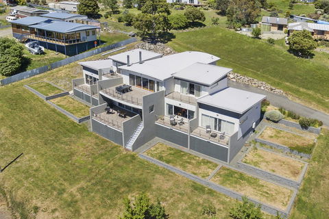 The Cove Kettering - Hotels Melbourne 1