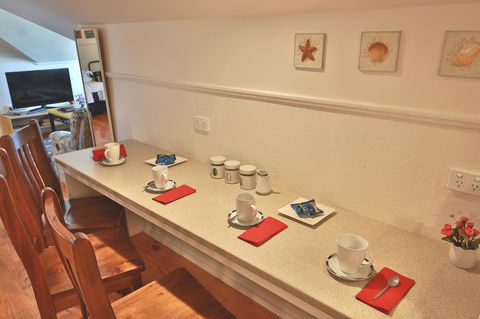 Stamps Of Stanley - Hotels Melbourne 2