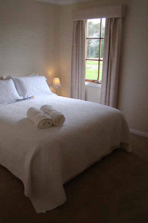 Buttons Cottage For Canyon & Rain Forest Walks With In House Dining - Hotels Melbourne 18