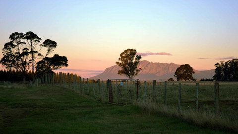 Buttons Cottage For Canyon & Rain Forest Walks With In House Dining - Hotels Melbourne 31