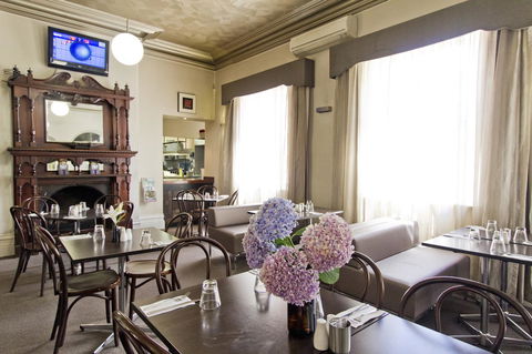 Deloraine Hotel - Hotels Melbourne 5