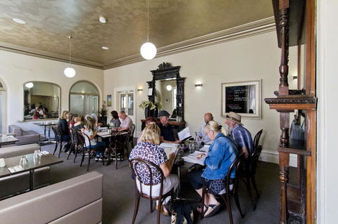 Deloraine Hotel - Hotels Melbourne 10