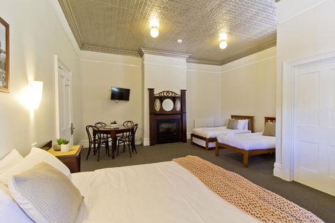 Deloraine Hotel - Hotels Melbourne 1