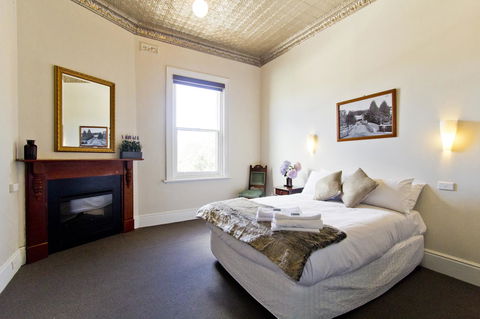 Deloraine Hotel - Hotels Melbourne 6
