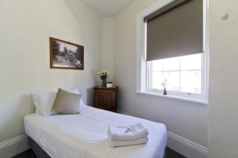 Deloraine Hotel - Hotels Melbourne 24