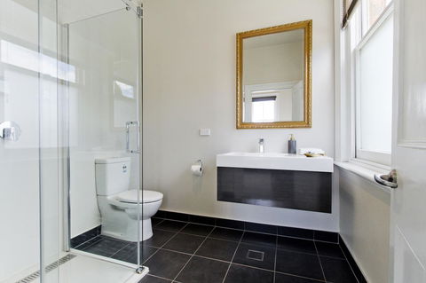 Deloraine Hotel - Hotels Melbourne 2