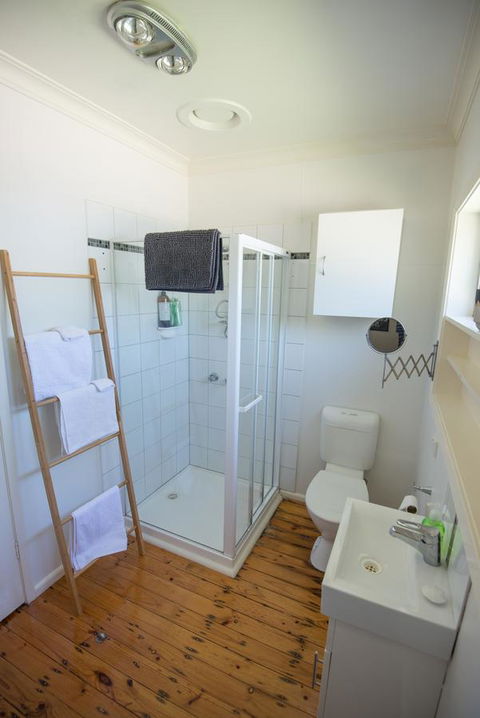 Flora Hill Creek Views - Hotels Melbourne 3