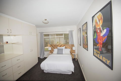 Flora Hill Creek Views - Hotels Melbourne 2