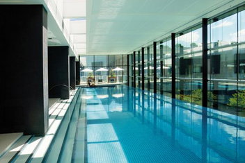 Crown Promenade Melbourne with Hotels Melbourne