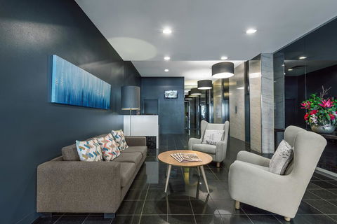 Mantra 100 Exhibition - Hotels Melbourne 3